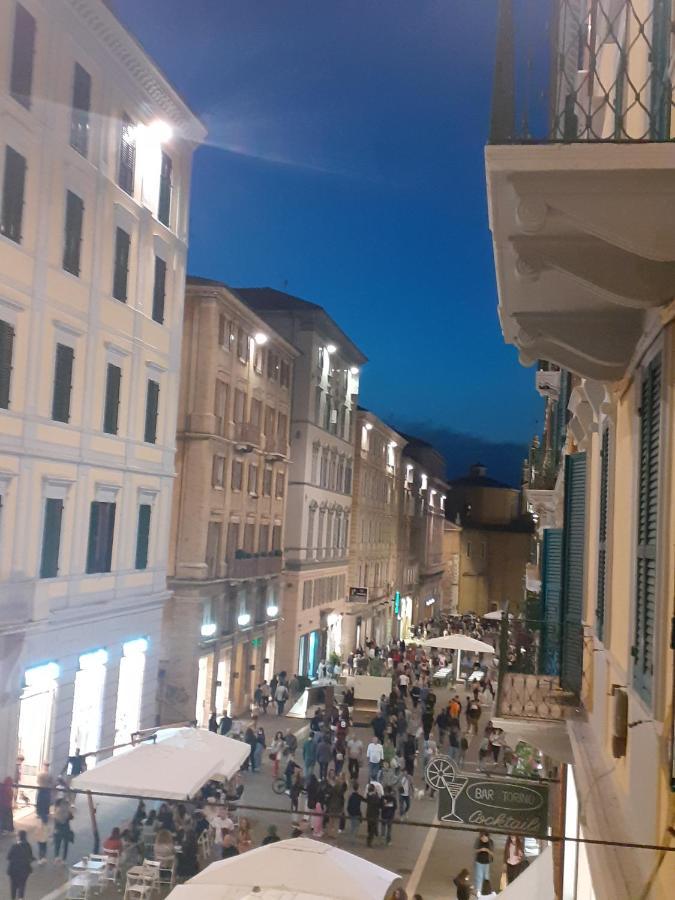 Il Balcone Sul Corso Villa Ancona Exteriör bild