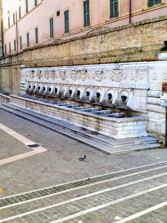Il Balcone Sul Corso Villa Ancona Exteriör bild